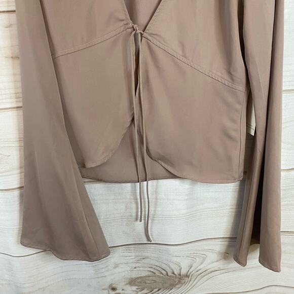 Tobi Brown Long Sleeve Tie Front Blouse Size Small - Picture 3 of 7